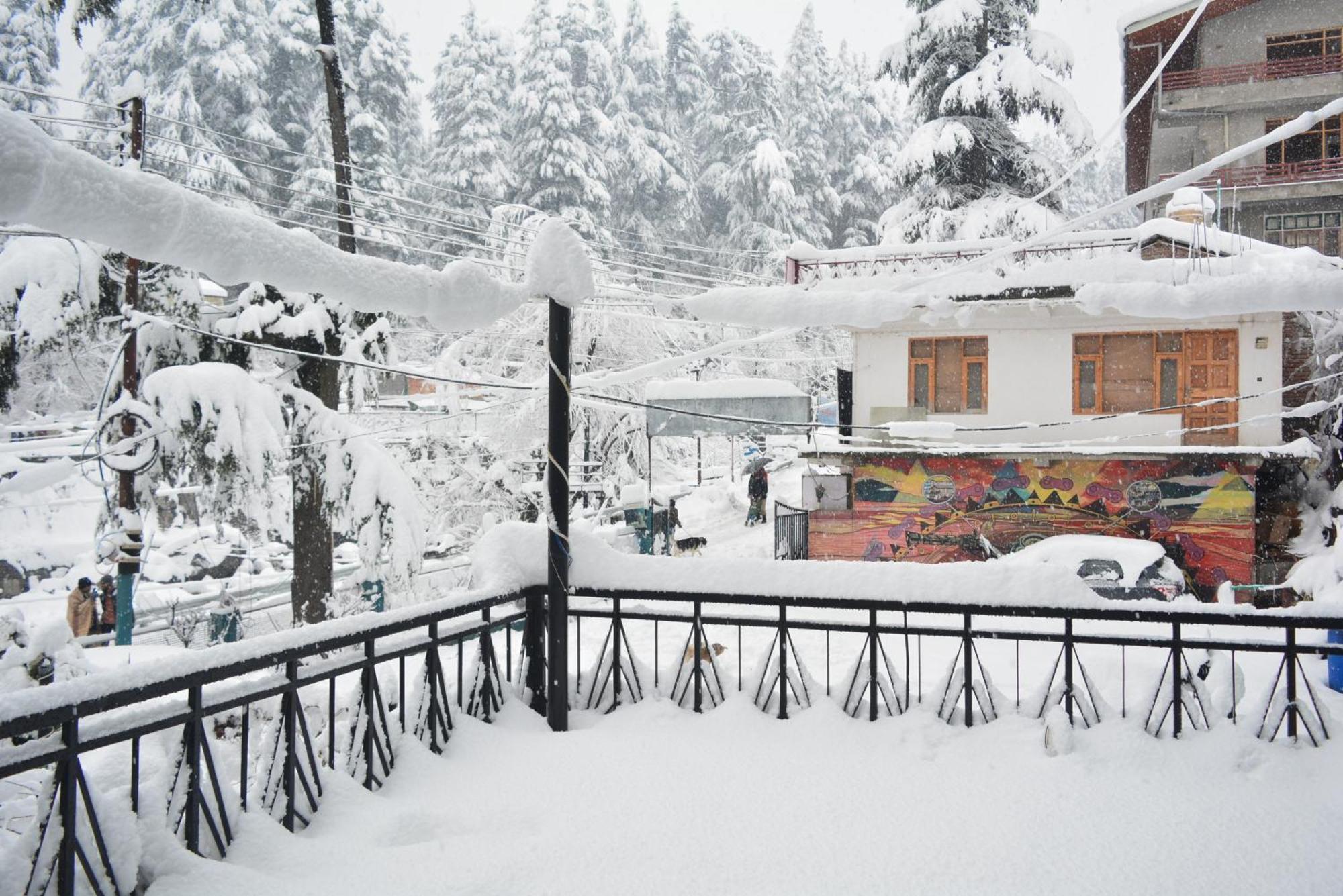 The Neelgiris Hotel Manali  Exterior photo