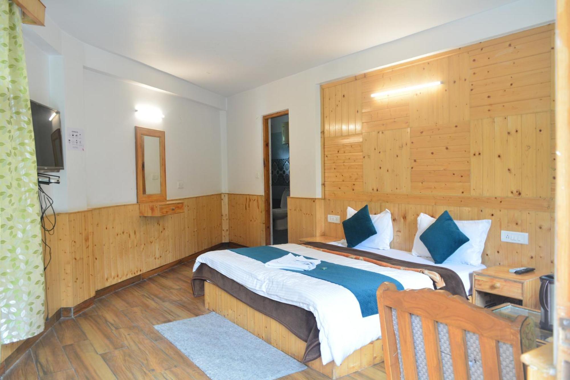 The Neelgiris Hotel Manali  Exterior photo