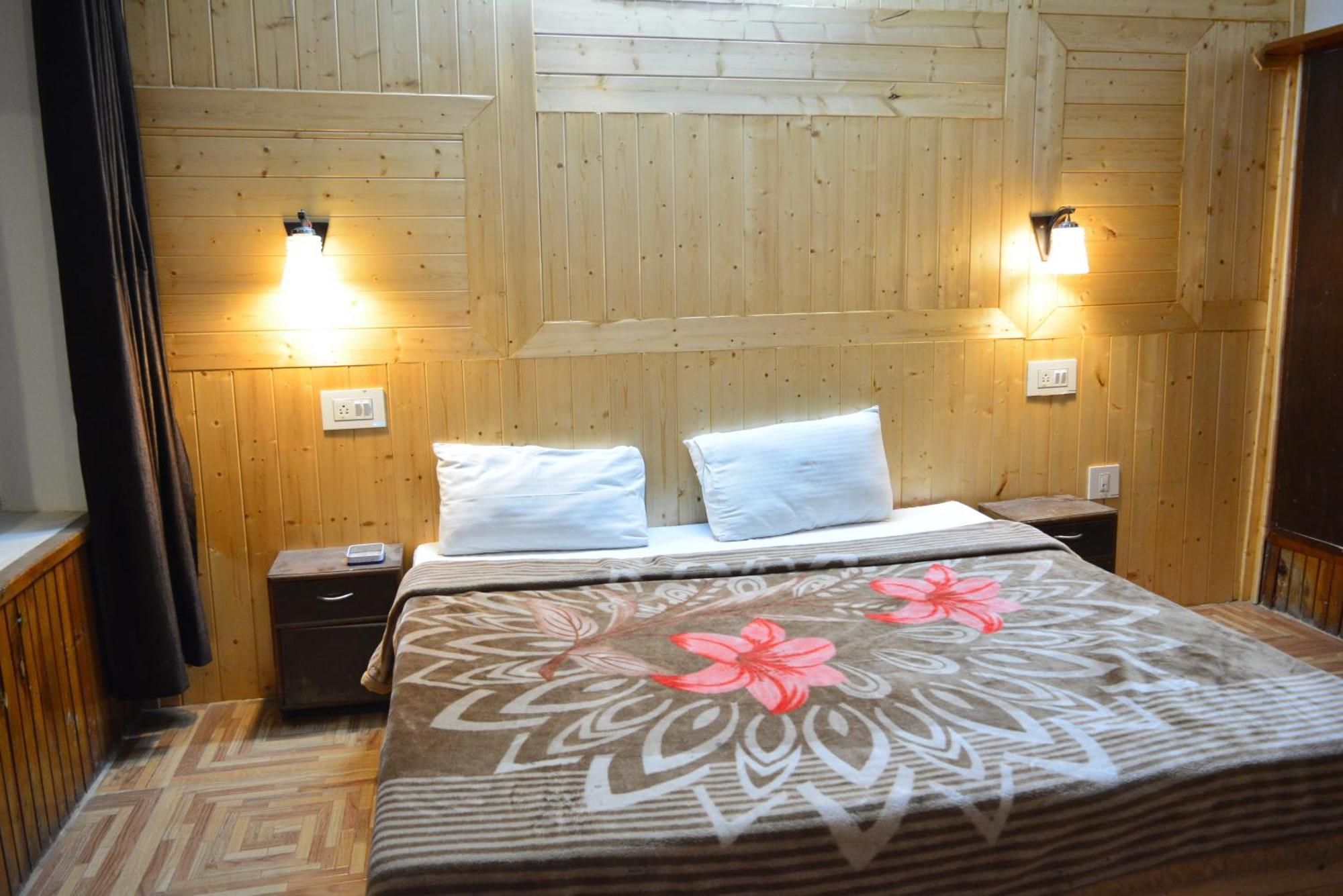 The Neelgiris Hotel Manali  Exterior photo