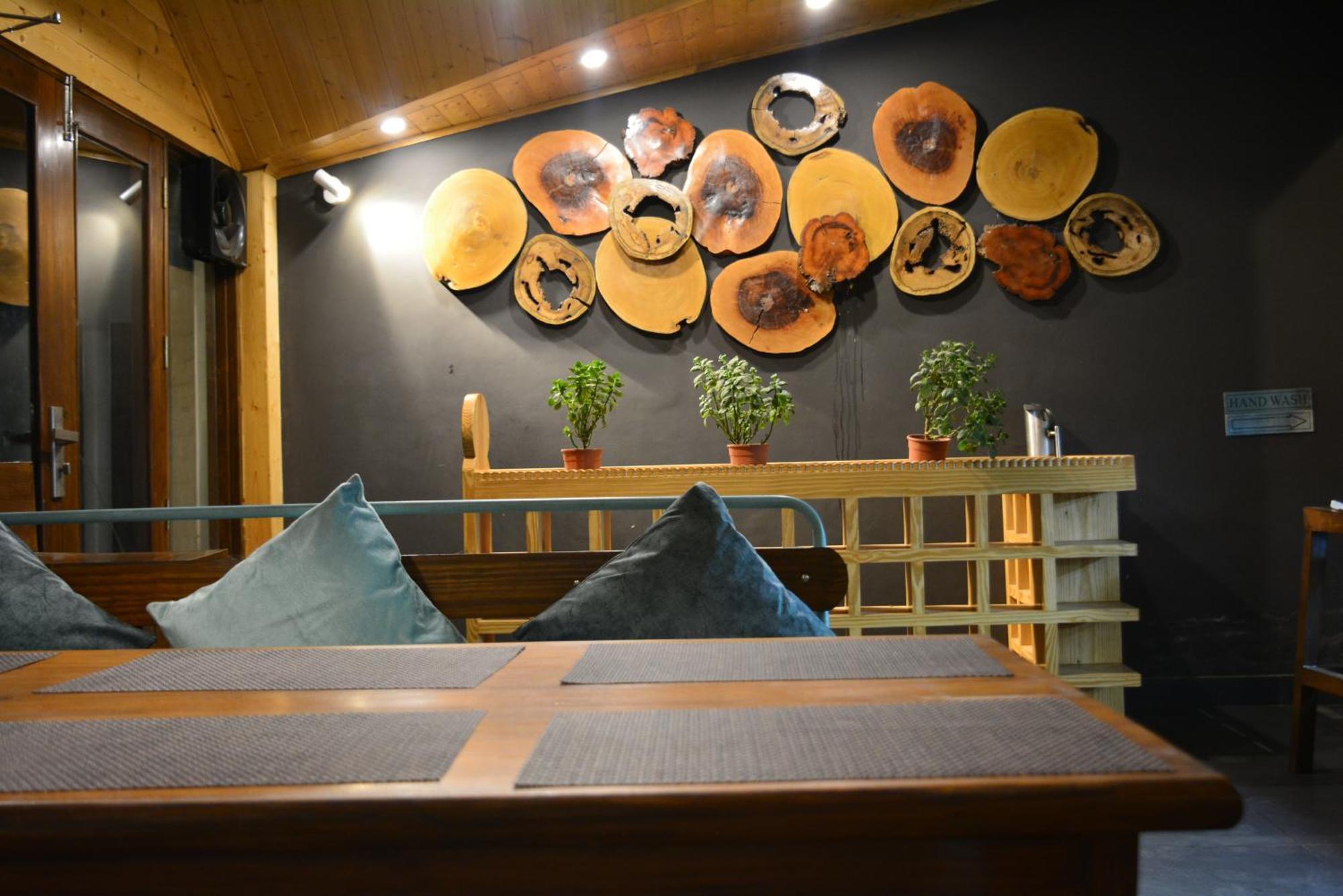 The Neelgiris Hotel Manali  Exterior photo